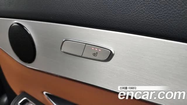2021 Mercedes-Benz GLC-Class X253 GLC220 d 4MATIC Coupe Sold VIN W1N0J1FB8MF920496 – interior seats 2021 Mercedes-Benz GLC-Class X253 GLC220 d 4MATIC Coupe Sold VIN W1N0J1FB8MF920496 – interior seats