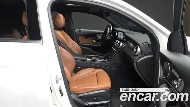2021 Mercedes-Benz GLC-Class X253 GLC300e 4MATIC Coupe Sold VIN W1N0J5DB8MF870709 – interior seats 2021 Mercedes-Benz GLC-Class X253 GLC300e 4MATIC Coupe Sold VIN W1N0J5DB8MF870709 – interior seats