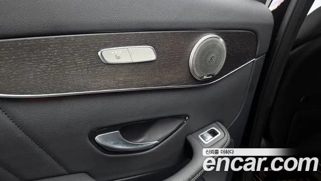 2020 Mercedes-Benz GLC-Class X253 GLC300 4MATIC Premium Coupe Sold VIN W1N0J8EB7LF808748 – interior seats 2020 Mercedes-Benz GLC-Class X253 GLC300 4MATIC Premium Coupe Sold VIN W1N0J8EB7LF808748 – interior seats