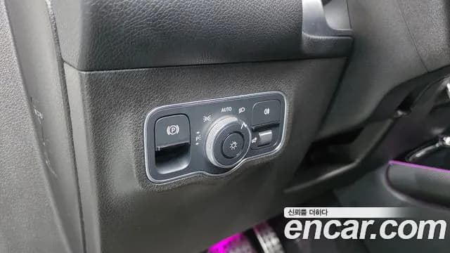 2021 Mercedes-Benz GLB-Class X247 GLB200 d Sold VIN W1N4M1CB4MW114958 – interior seats 2021 Mercedes-Benz GLB-Class X247 GLB200 d Sold VIN W1N4M1CB4MW114958 – interior seats