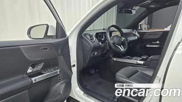 2022 Mercedes-Benz GLB-Class X247 GLB200 d Sold VIN W1N4M1CB7NW252138 – front exterior 2022 Mercedes-Benz GLB-Class X247 GLB200 d Sold VIN W1N4M1CB7NW252138 – front exterior