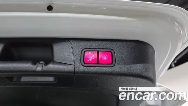 2022 Mercedes-Benz GLB-Class X247 GLB250 4MATIC Sold VIN W1N4M4HB6NW200588 – exterior detail 2022 Mercedes-Benz GLB-Class X247 GLB250 4MATIC Sold VIN W1N4M4HB6NW200588 – exterior detail
