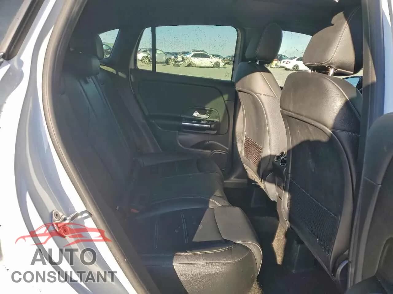 2021 MERCEDES-BENZ GLA-CLASS Damaged VIN W1N4N5DBXMJ221321 – photo 11 2021 MERCEDES-BENZ GLA-CLASS Damaged VIN W1N4N5DBXMJ221321 – photo 11