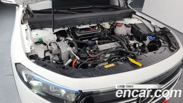 2024 Mercedes-Benz EQB X243 EQB300 4MATIC AMG Line Sold VIN W1N9M0JB6RN076388 – exterior detail 2024 Mercedes-Benz EQB X243 EQB300 4MATIC AMG Line Sold VIN W1N9M0JB6RN076388 – exterior detail