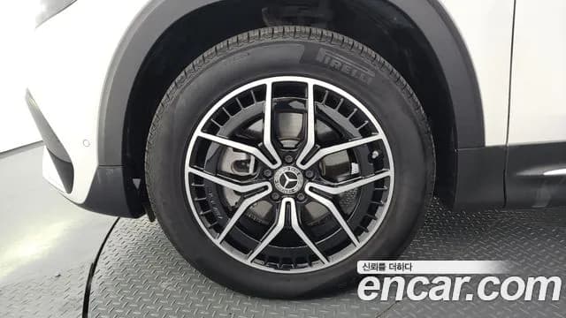 2024 Mercedes-Benz EQB X243 EQB300 4MATIC AMG Line Sold VIN W1N9M0JB6RN076388 – undercarriage 2024 Mercedes-Benz EQB X243 EQB300 4MATIC AMG Line Sold VIN W1N9M0JB6RN076388 – undercarriage