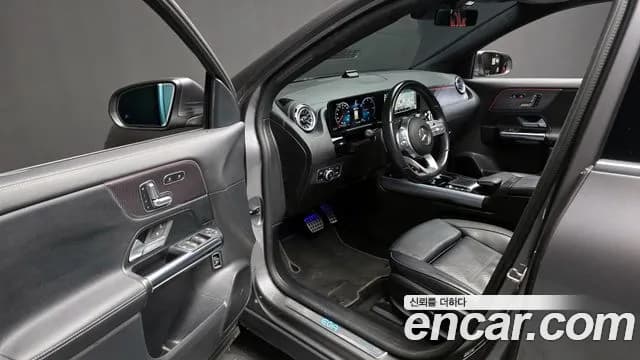 2022 Mercedes-Benz EQA H243 EQA250 AMG Package Plus Sold VIN W1N9N0BB1NJ020484 – interior seats 2022 Mercedes-Benz EQA H243 EQA250 AMG Package Plus Sold VIN W1N9N0BB1NJ020484 – interior seats