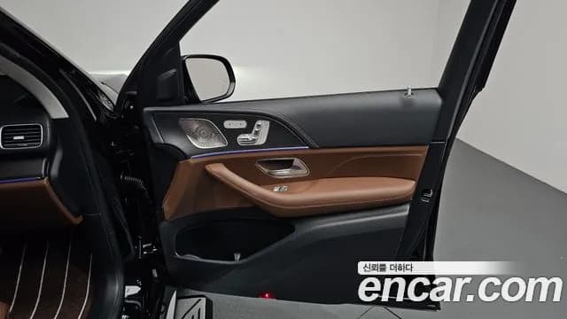 2025 Mercedes-Benz GLE-Class W167 GLE450 4MATIC Sold VIN W1NFB5KBXSB397300 – interior seats 2025 Mercedes-Benz GLE-Class W167 GLE450 4MATIC Sold VIN W1NFB5KBXSB397300 – interior seats