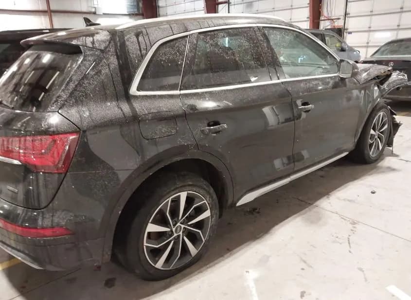 2021 AUDI Q5 Used VIN WA1AAAFY6M2083118 – exterior detail 2021 AUDI Q5 Used VIN WA1AAAFY6M2083118 – exterior detail