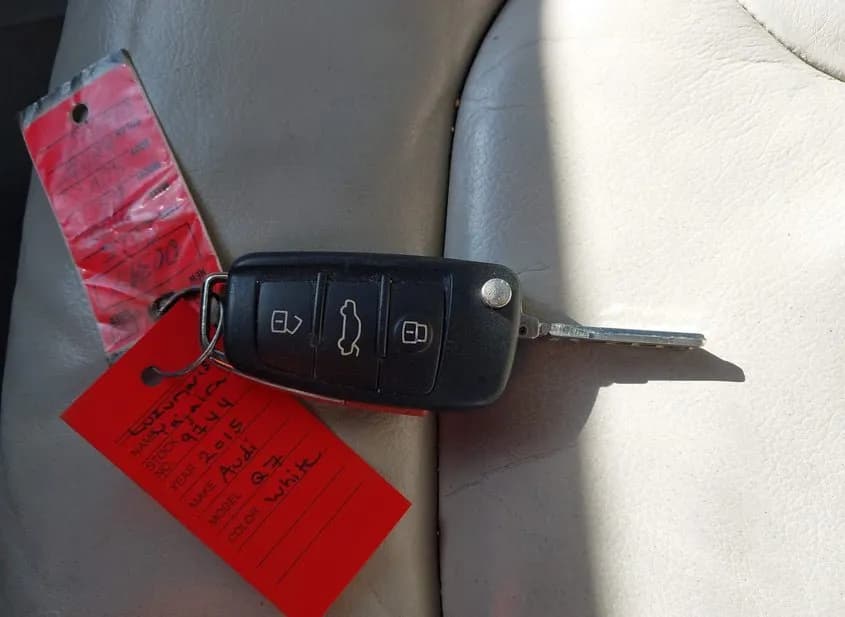 2015 AUDI Q7 - VIN WA1LGAFE8FD013916 2015 AUDI Q7 VIN WA1LGAFE8FD013916