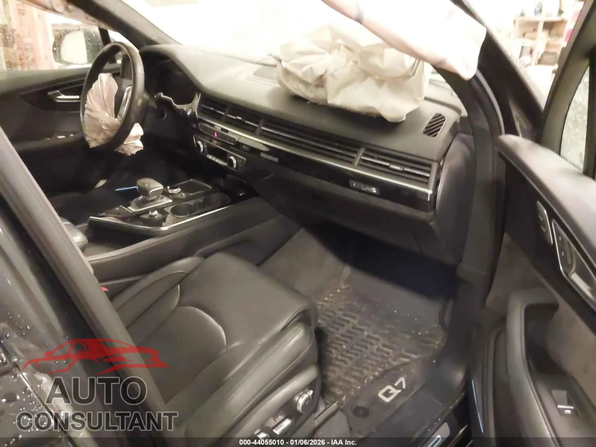 2019 AUDI Q7 Damaged VIN WA1VAAF73KD026188 – interior seats 2019 AUDI Q7 Damaged VIN WA1VAAF73KD026188 – interior seats