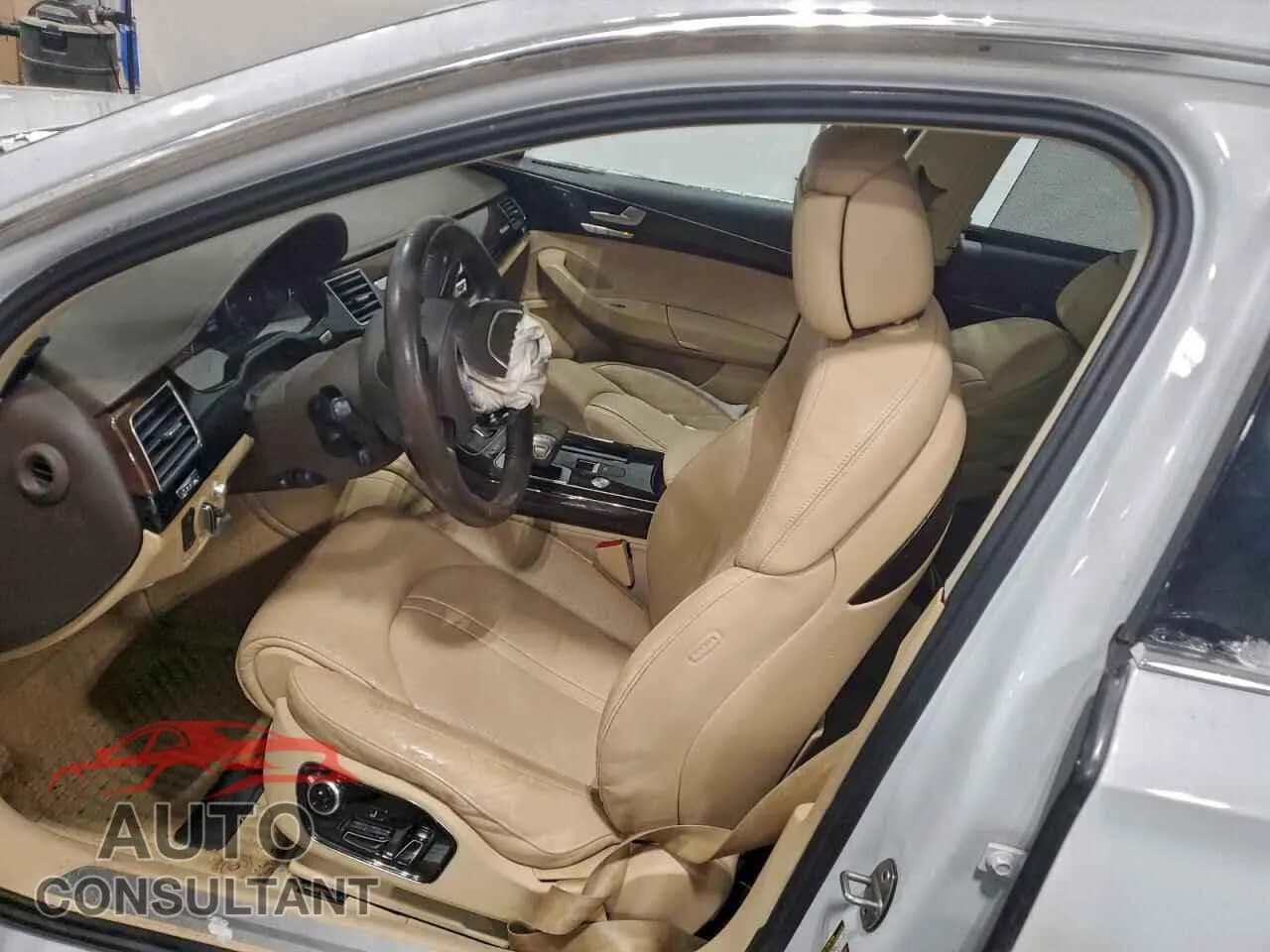 2015 AUDI A8 Damaged VIN WAU3GAFD9FN021592 – exterior detail 2015 AUDI A8 Damaged VIN WAU3GAFD9FN021592 – exterior detail