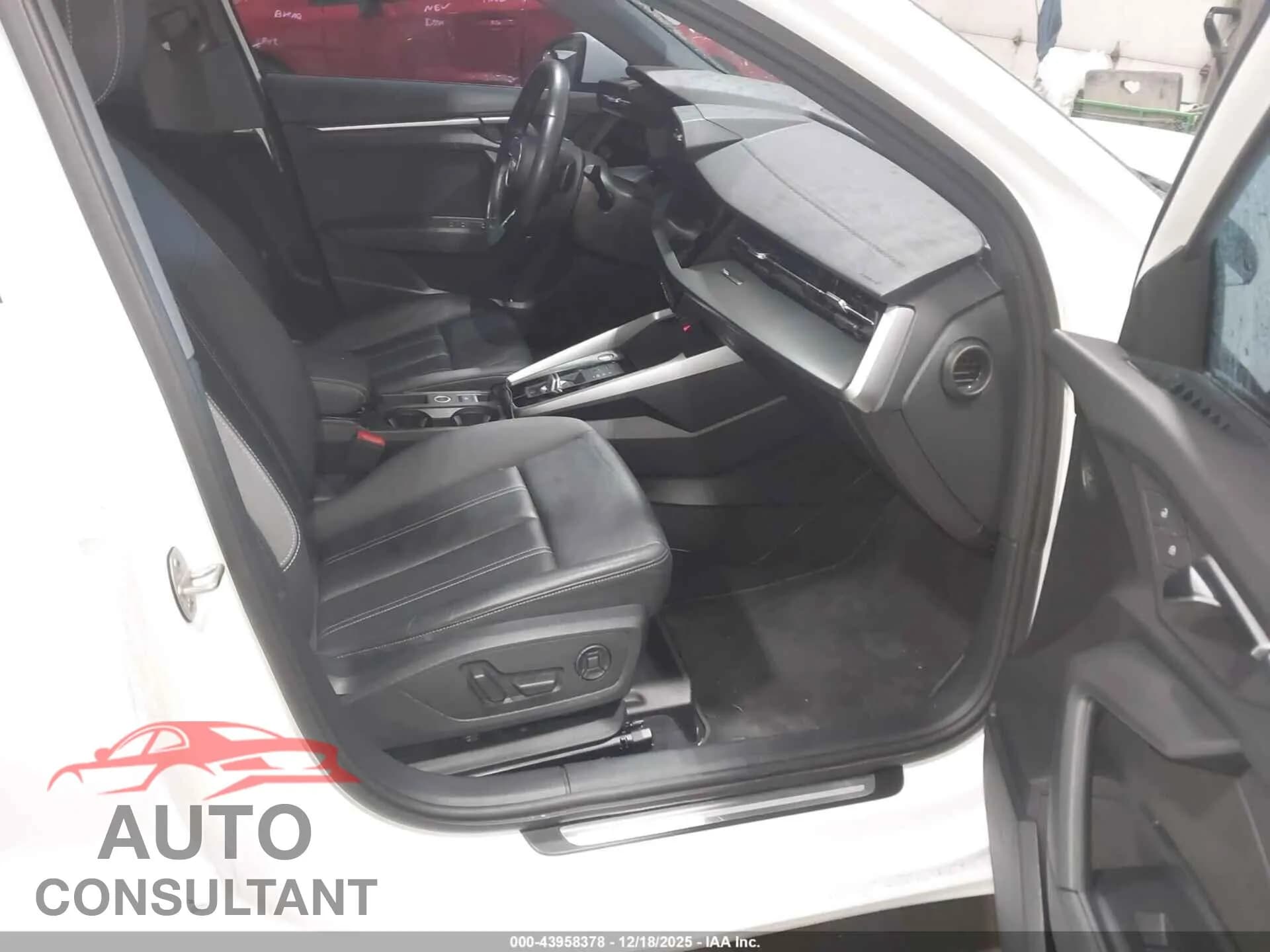 2022 AUDI A3 Damaged VIN WAUAUDGY2NA033558 – interior seats 2022 AUDI A3 Damaged VIN WAUAUDGY2NA033558 – interior seats