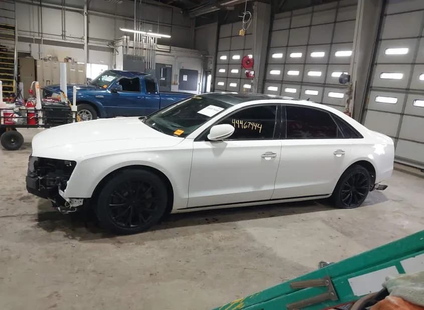 2012 AUDI A8 - VIN WAURVAFD8CN015472 2012 AUDI A8 VIN WAURVAFD8CN015472
