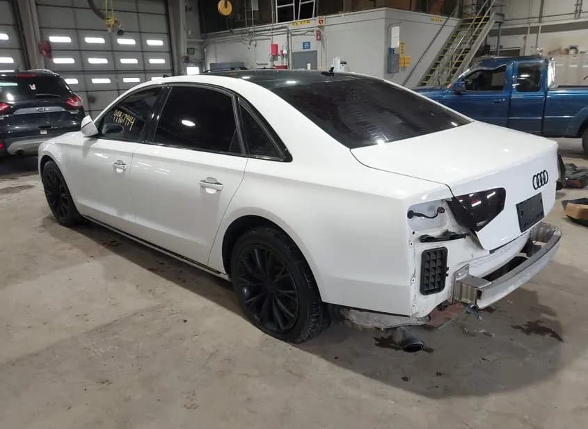 2012 AUDI A8 Used VIN WAURVAFD8CN015472 – engine bay 2012 AUDI A8 Used VIN WAURVAFD8CN015472 – engine bay