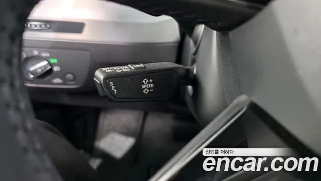 2019 Audi Q7 (4M) 45 TFSI Quattro Sold VIN WAUZZZ4M0KD046807 – interior seats 2019 Audi Q7 (4M) 45 TFSI Quattro Sold VIN WAUZZZ4M0KD046807 – interior seats