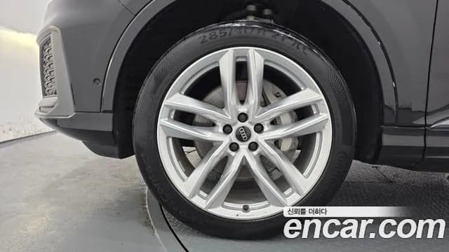 2023 Audi Q7 (4M) 45 TDI Quattro Premium Sold VIN WAUZZZ4M7PD027551 – front exterior 2023 Audi Q7 (4M) 45 TDI Quattro Premium Sold VIN WAUZZZ4M7PD027551 – front exterior