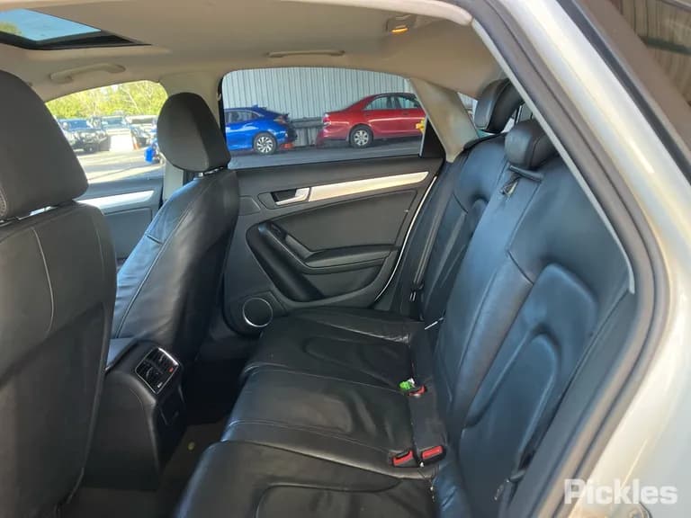 2010 Audi A4 Used VIN WAUZZZ8K3BA021538 – trunk area 2010 Audi A4 Used VIN WAUZZZ8K3BA021538 – trunk area