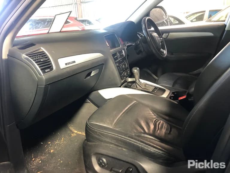 2012 Audi Q5 Used VIN WAUZZZ8R2CA060653 – exterior detail 2012 Audi Q5 Used VIN WAUZZZ8R2CA060653 – exterior detail