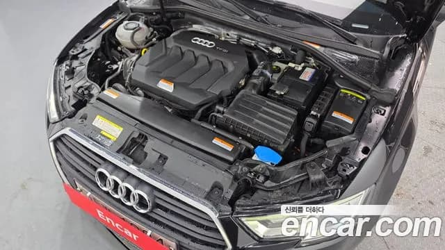 2018 Audi New A3 40 TFSI Sold VIN WAUZZZ8V9J1086094 – trunk area 2018 Audi New A3 40 TFSI Sold VIN WAUZZZ8V9J1086094 – trunk area