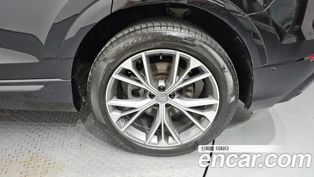 2020 Audi Q8 (4M) 50 TDI Quattro Premium Sold VIN WAUZZZF10LD019093 – interior seats 2020 Audi Q8 (4M) 50 TDI Quattro Premium Sold VIN WAUZZZF10LD019093 – interior seats