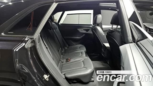 2021 Audi Q8 (4M) 45 TDI Quattro Premium Sold VIN WAUZZZF10MD004899 – interior seats 2021 Audi Q8 (4M) 45 TDI Quattro Premium Sold VIN WAUZZZF10MD004899 – interior seats