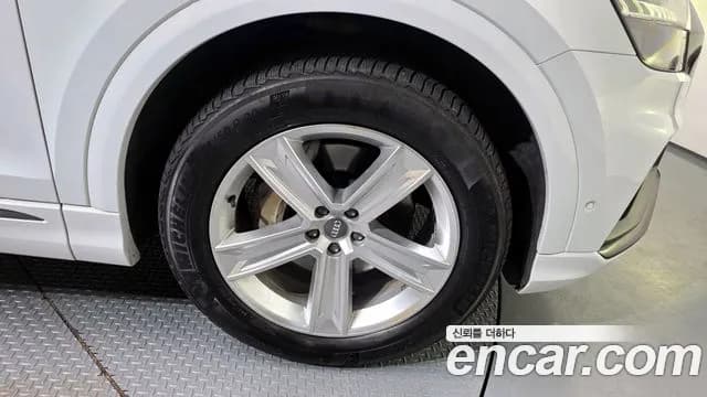 2021 Audi Q8 (4M) 45 TDI Quattro Premium Sold VIN WAUZZZF16MD002056 – exterior detail 2021 Audi Q8 (4M) 45 TDI Quattro Premium Sold VIN WAUZZZF16MD002056 – exterior detail