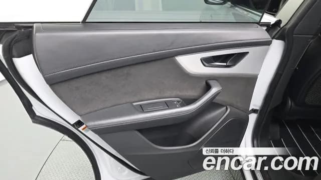 2020 Audi Q8 (4M) 50 TDI Quattro Premium Sold VIN WAUZZZF1XLD013673 – front exterior 2020 Audi Q8 (4M) 50 TDI Quattro Premium Sold VIN WAUZZZF1XLD013673 – front exterior