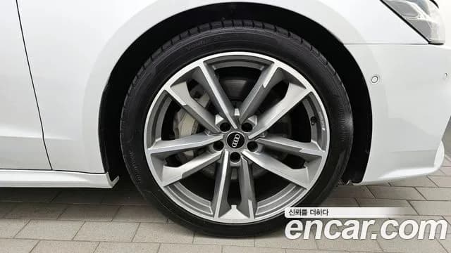 2020 Audi A7 (4K) 55 TFSI Quattro Premium Sold VIN WAUZZZF21LN084571 – exterior detail 2020 Audi A7 (4K) 55 TFSI Quattro Premium Sold VIN WAUZZZF21LN084571 – exterior detail