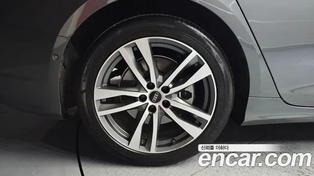 2021 Audi A6 (C8) 45 TFSI Quattro Premium Sold VIN WAUZZZF22MN101847 – trunk area 2021 Audi A6 (C8) 45 TFSI Quattro Premium Sold VIN WAUZZZF22MN101847 – trunk area