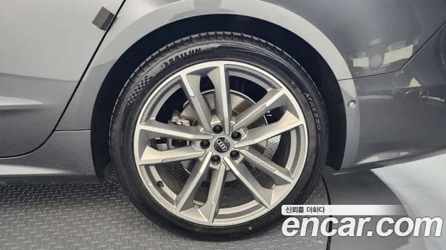 2022 Audi A7 (4K) 55 TFSI Quattro Premium Sold VIN WAUZZZF22NN045300 – undercarriage 2022 Audi A7 (4K) 55 TFSI Quattro Premium Sold VIN WAUZZZF22NN045300 – undercarriage