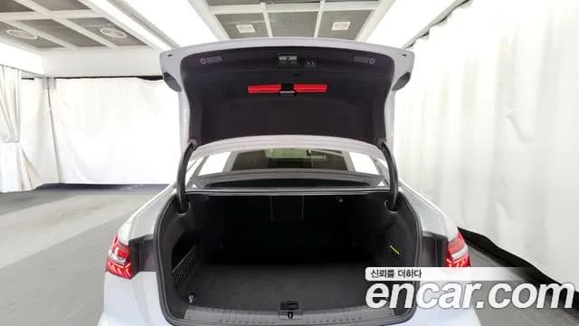 2021 Audi A6 (C8) 40 TDI Sold VIN WAUZZZF26MN013092 – trunk area 2021 Audi A6 (C8) 40 TDI Sold VIN WAUZZZF26MN013092 – trunk area