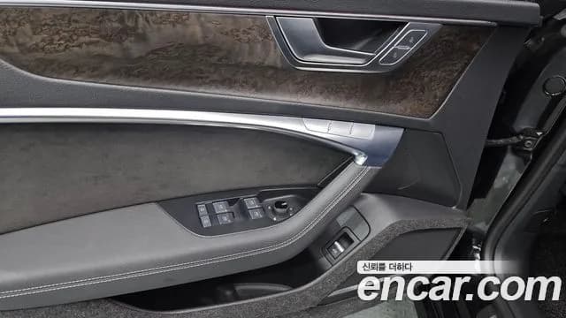 2020 Audi A7 (4K) 55 TFSI Quattro Premium Sold VIN WAUZZZF27LN062106 – trunk area 2020 Audi A7 (4K) 55 TFSI Quattro Premium Sold VIN WAUZZZF27LN062106 – trunk area