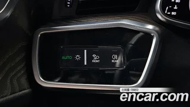 2020 Audi A6 (C8) 40 TDI Premium Sold VIN WAUZZZF28LN028935 – trunk area 2020 Audi A6 (C8) 40 TDI Premium Sold VIN WAUZZZF28LN028935 – trunk area