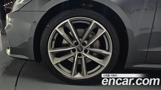 2020 Audi A7 (4K) 50 TDI Quattrp Premium Sold VIN WAUZZZF29LN074838 – exterior detail 2020 Audi A7 (4K) 50 TDI Quattrp Premium Sold VIN WAUZZZF29LN074838 – exterior detail