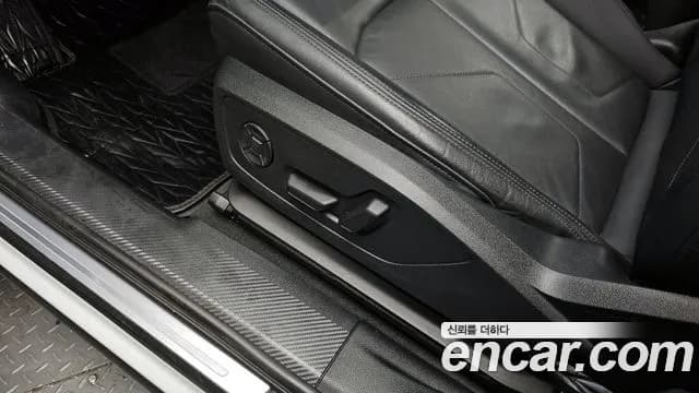 2020 Audi Q3 (F3) 35 TDI Premium Sold VIN WAUZZZF34L1111245 – trunk area 2020 Audi Q3 (F3) 35 TDI Premium Sold VIN WAUZZZF34L1111245 – trunk area