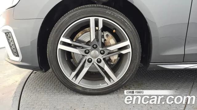 2020 Audi A4 (B9) 40 TDI Quattro Premium Sold VIN WAUZZZF44LN010644 – trunk area 2020 Audi A4 (B9) 40 TDI Quattro Premium Sold VIN WAUZZZF44LN010644 – trunk area