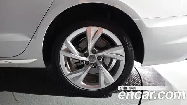 2020 Audi A4 (B9) 35 TDI Premium Sold VIN WAUZZZF49LA067946 – photo 17 2020 Audi A4 (B9) 35 TDI Premium Sold VIN WAUZZZF49LA067946 – photo 17