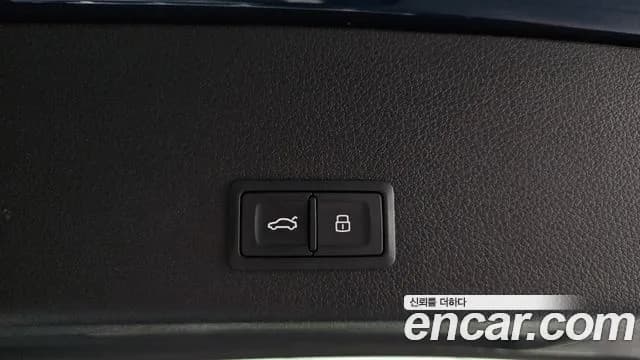 2020 Audi e-tron 55 Quattro Sold VIN WAUZZZGE2LB031419 – exterior detail 2020 Audi e-tron 55 Quattro Sold VIN WAUZZZGE2LB031419 – exterior detail