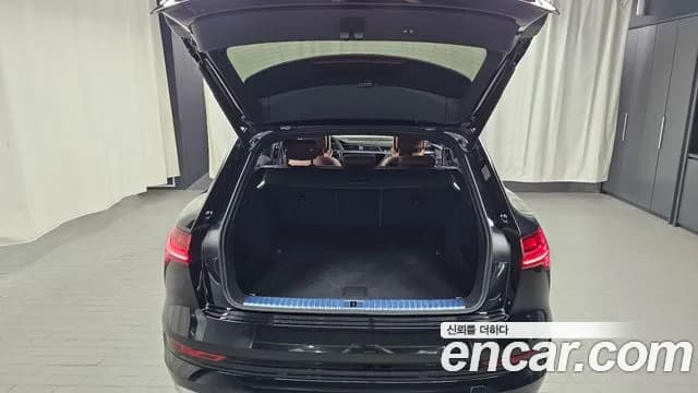 2021 Audi e-tron 55 Quattro Sold VIN WAUZZZGE4MB043167 – rear exterior 2021 Audi e-tron 55 Quattro Sold VIN WAUZZZGE4MB043167 – rear exterior