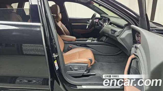2021 Audi e-tron 55 Quattro Sold VIN WAUZZZGE4MB043167 – exterior detail 2021 Audi e-tron 55 Quattro Sold VIN WAUZZZGE4MB043167 – exterior detail
