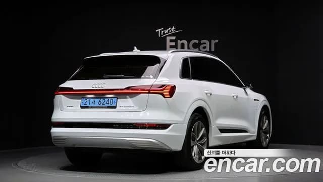 2022 Audi e-tron 55 Quattro Sold VIN WAUZZZGE8NB003286 – interior seats 2022 Audi e-tron 55 Quattro Sold VIN WAUZZZGE8NB003286 – interior seats