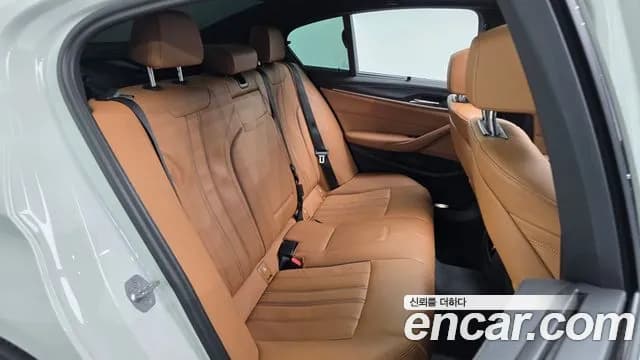 2023 BMW 5 Series (G30) 520i M Sport Sold VIN WBA11BH00PCN11568 – interior seats 2023 BMW 5 Series (G30) 520i M Sport Sold VIN WBA11BH00PCN11568 – interior seats