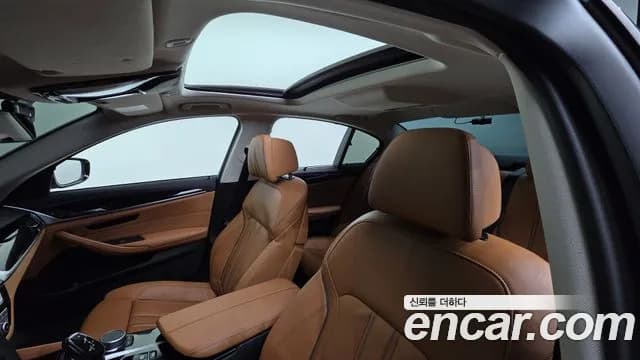 2022 BMW 5 Series (G30) 520i Luxury Sold VIN WBA11BH02NWX50308 – interior seats 2022 BMW 5 Series (G30) 520i Luxury Sold VIN WBA11BH02NWX50308 – interior seats