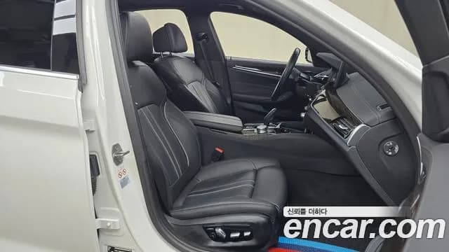 2022 BMW 5Series (G30) 520i M Sport Sold VIN WBA11BH02NWX61616 – interior seats 2022 BMW 5Series (G30) 520i M Sport Sold VIN WBA11BH02NWX61616 – interior seats