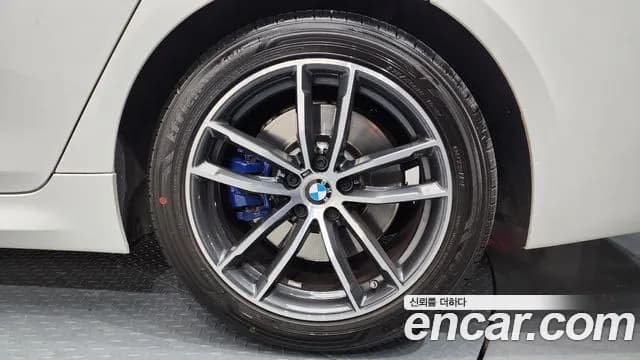 2022 BMW 5Series (G30) 520i M Sport Sold VIN WBA11BH02NWX61969 – exterior detail 2022 BMW 5Series (G30) 520i M Sport Sold VIN WBA11BH02NWX61969 – exterior detail