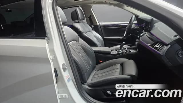 2022 BMW 5Series (G30) 520i Luxury Sold VIN WBA11BH03NCK04702 – interior seats 2022 BMW 5Series (G30) 520i Luxury Sold VIN WBA11BH03NCK04702 – interior seats
