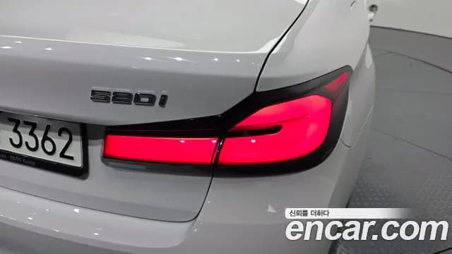 2021 BMW 5 Series (G30) 520i Luxury Sold VIN WBA11BH08MCG51947 – rear exterior 2021 BMW 5 Series (G30) 520i Luxury Sold VIN WBA11BH08MCG51947 – rear exterior