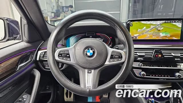 2022 BMW 5Series (G30) 520i M Sport Sold VIN WBA11BH08NCJ25431 – side profile 2022 BMW 5Series (G30) 520i M Sport Sold VIN WBA11BH08NCJ25431 – side profile