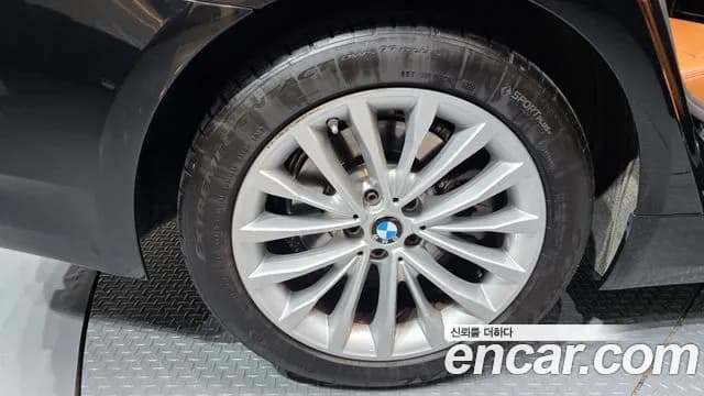 2022 BMW 5Series (G30) 520i Luxury Sold VIN WBA11BH09NWX60981 – rear exterior 2022 BMW 5Series (G30) 520i Luxury Sold VIN WBA11BH09NWX60981 – rear exterior