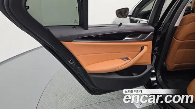 2022 BMW 5Series (G30) 520i Luxury Sold VIN WBA11BH09NWX60981 – trunk area 2022 BMW 5Series (G30) 520i Luxury Sold VIN WBA11BH09NWX60981 – trunk area